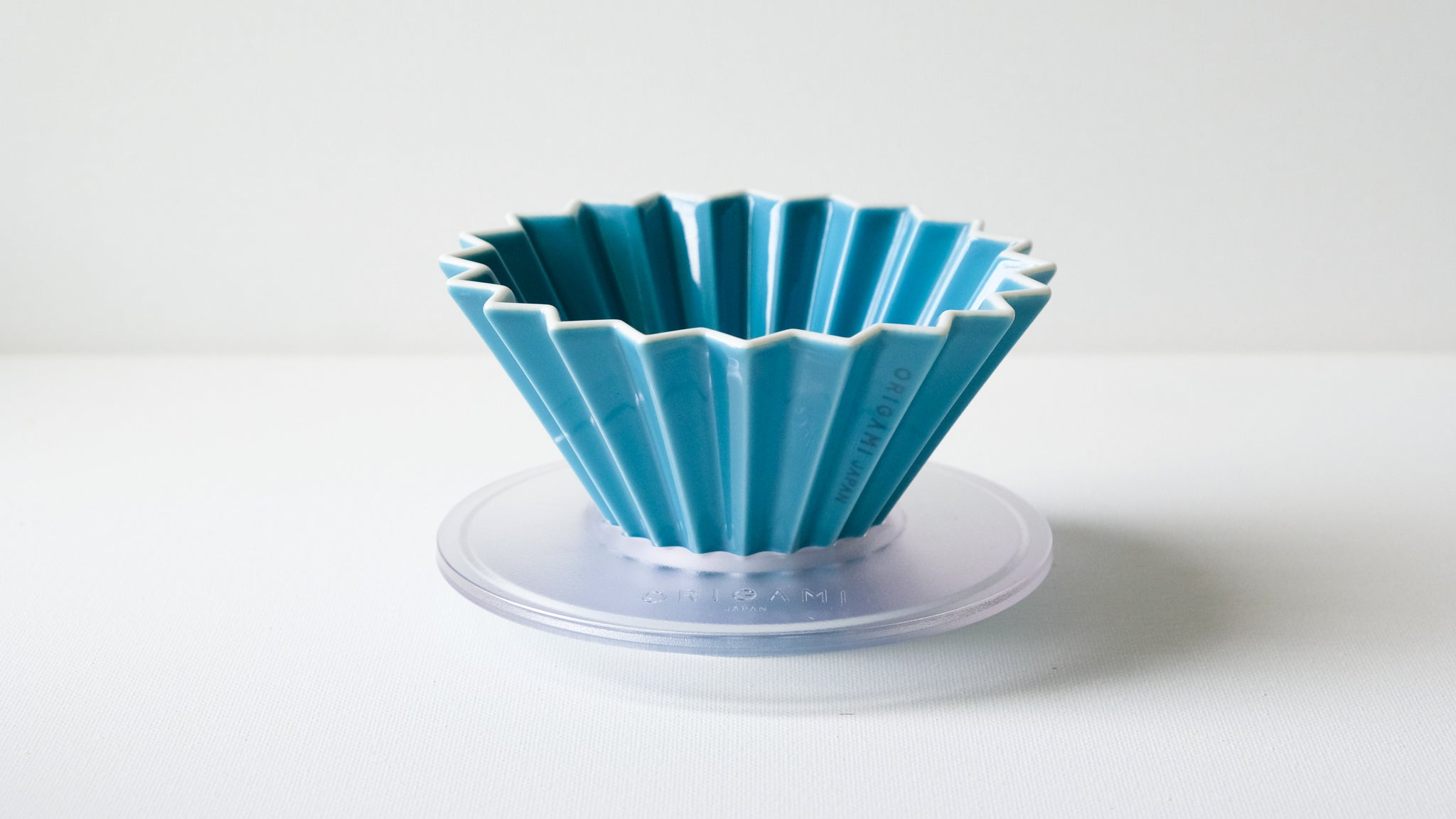 ORIGAMI Brewing Bundle - Small Dripper + Filters + AS Resin Holder